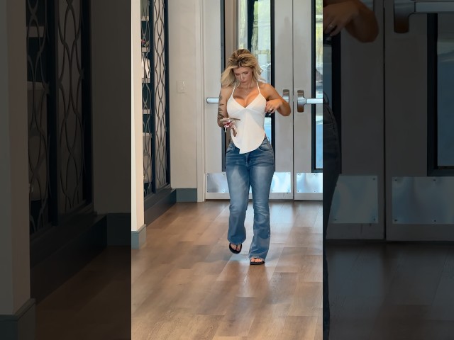 Where am I walking to? 😊 #jeans #short #shorts #shortvideo #shortsfeed