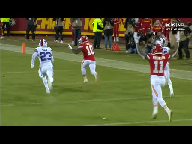 Speed Force Tyreek Runs Away from the Entire Bills Defense