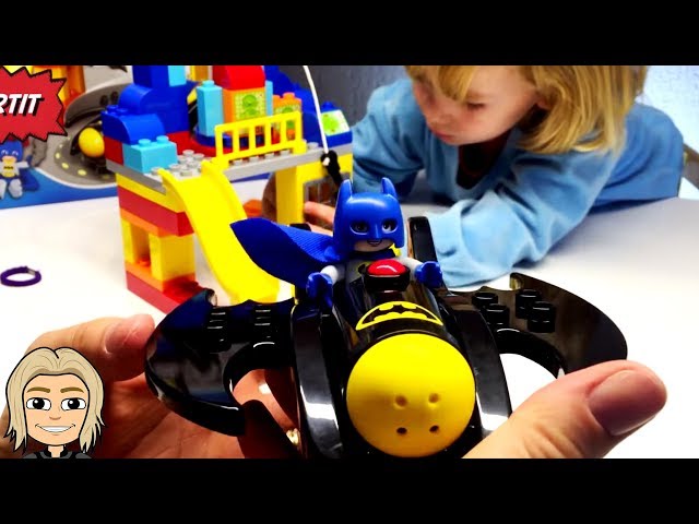 Gertit Fights Bad Guys with Batman Motor Toy Unboxing in Surprise Eggs