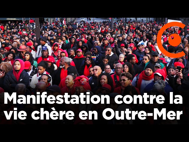 Outre-Mer : manifestation à Paris contre la vie chère et pour l'alignement des prix - 03/11/2024