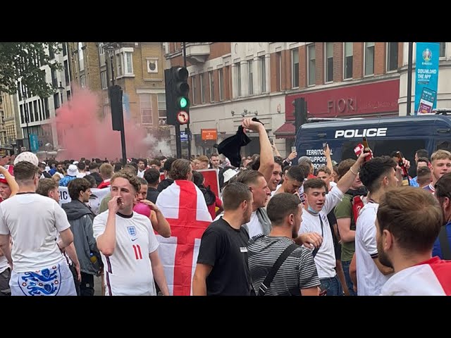 English fans before the Finals: England vs Italy