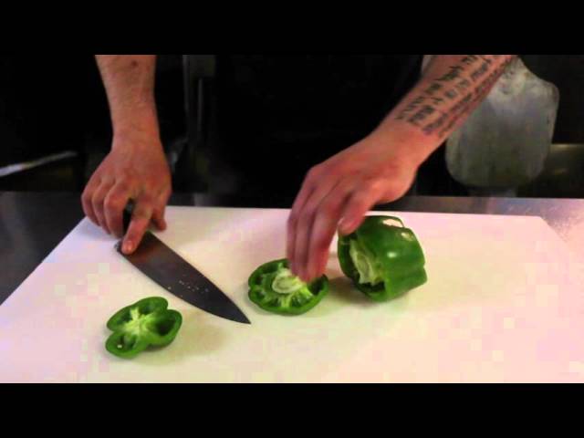 Learn to cut a bell pepper fajita-style