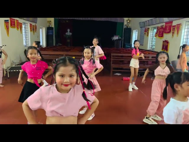 Toca toca - zumbakids - Choreo Trangsee - TrangseeAerobic